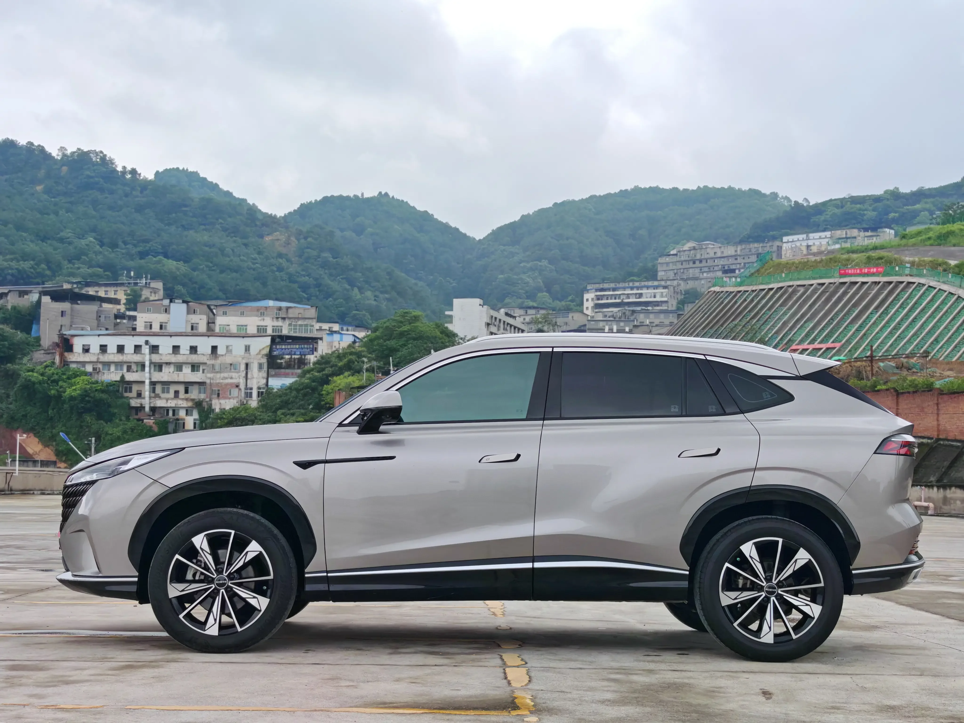 Roewe RX5