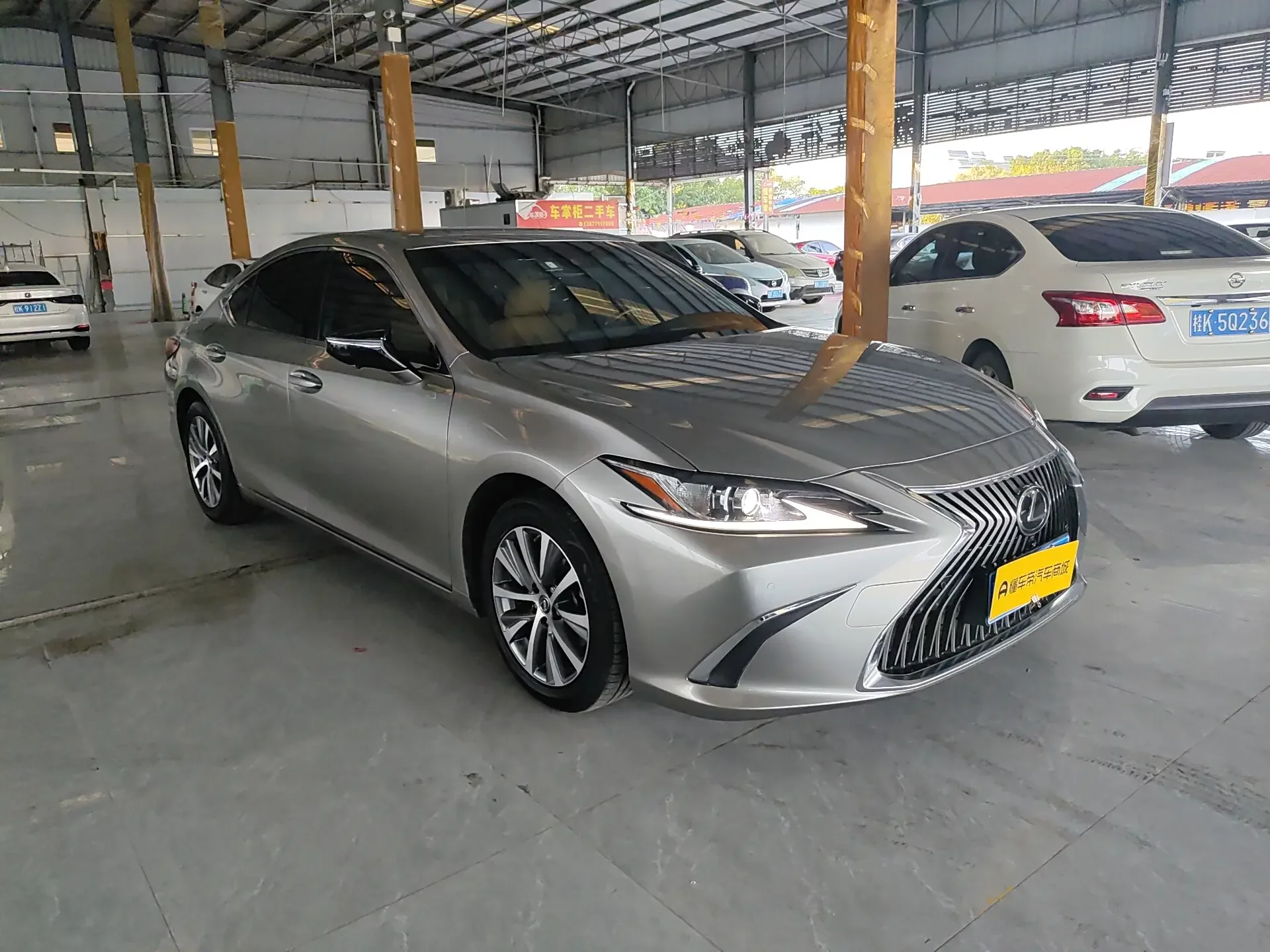 Lexus ES
