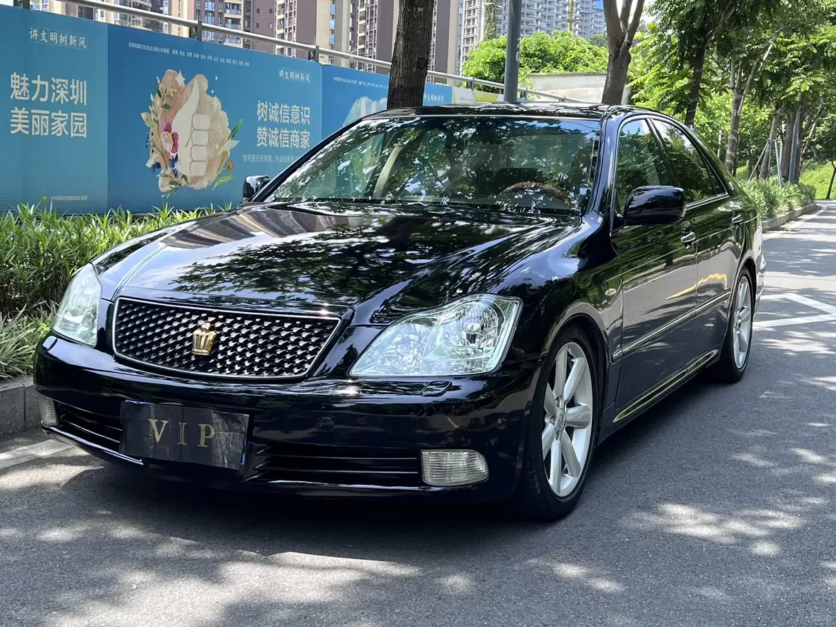 Toyota crown