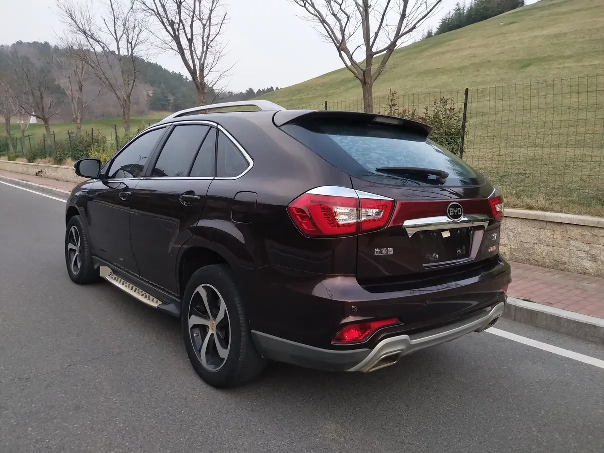 BYD S7