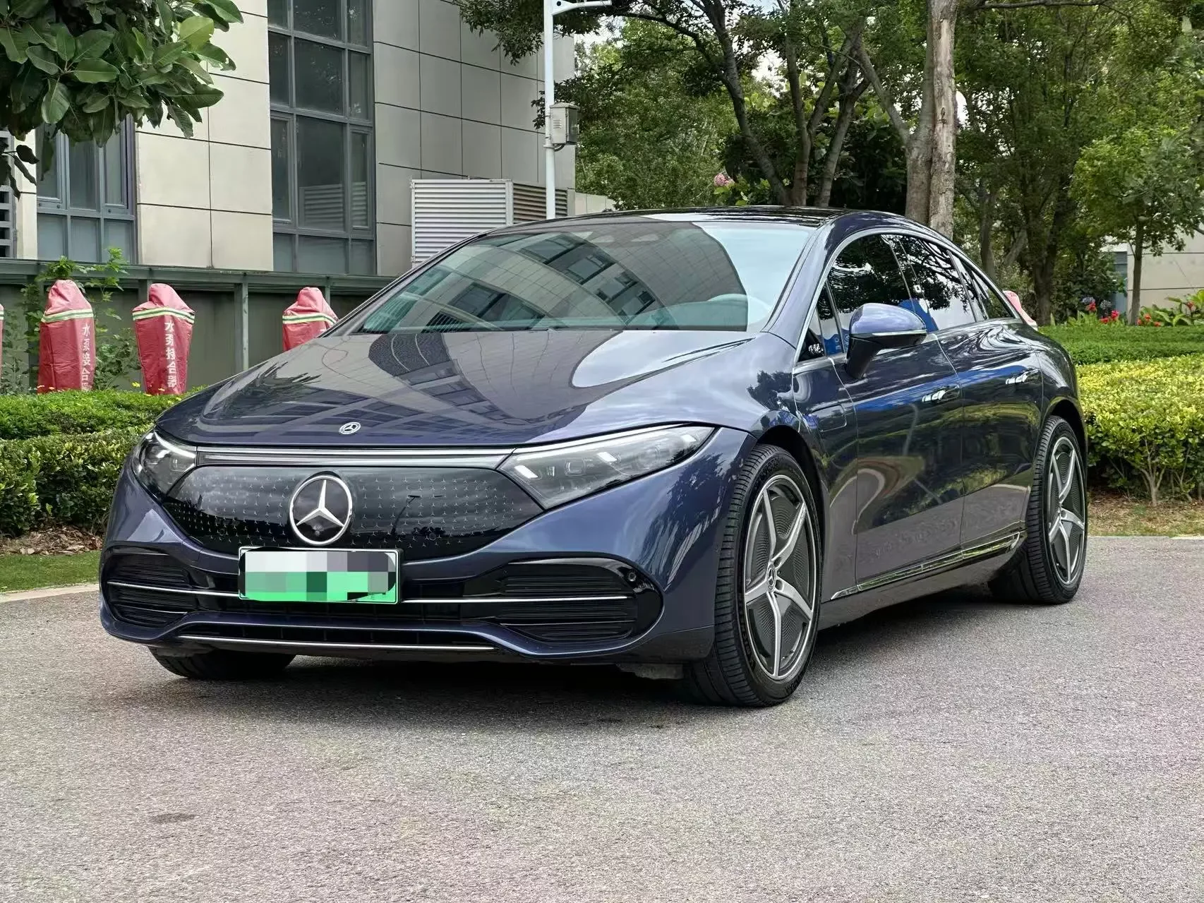 Mercedes-Benz EQS