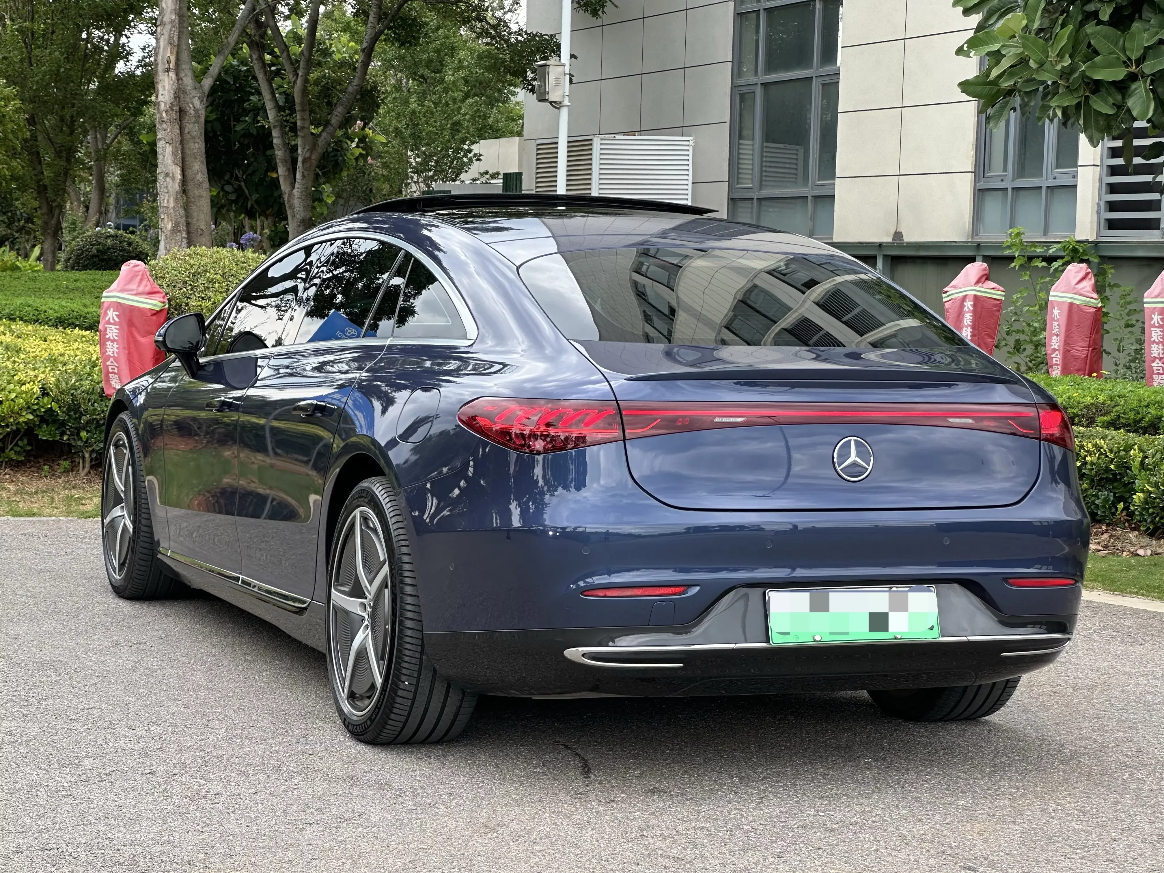 Mercedes-Benz EQS