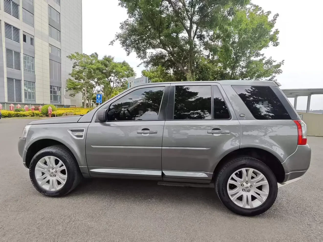 Land Rover Freelander 2