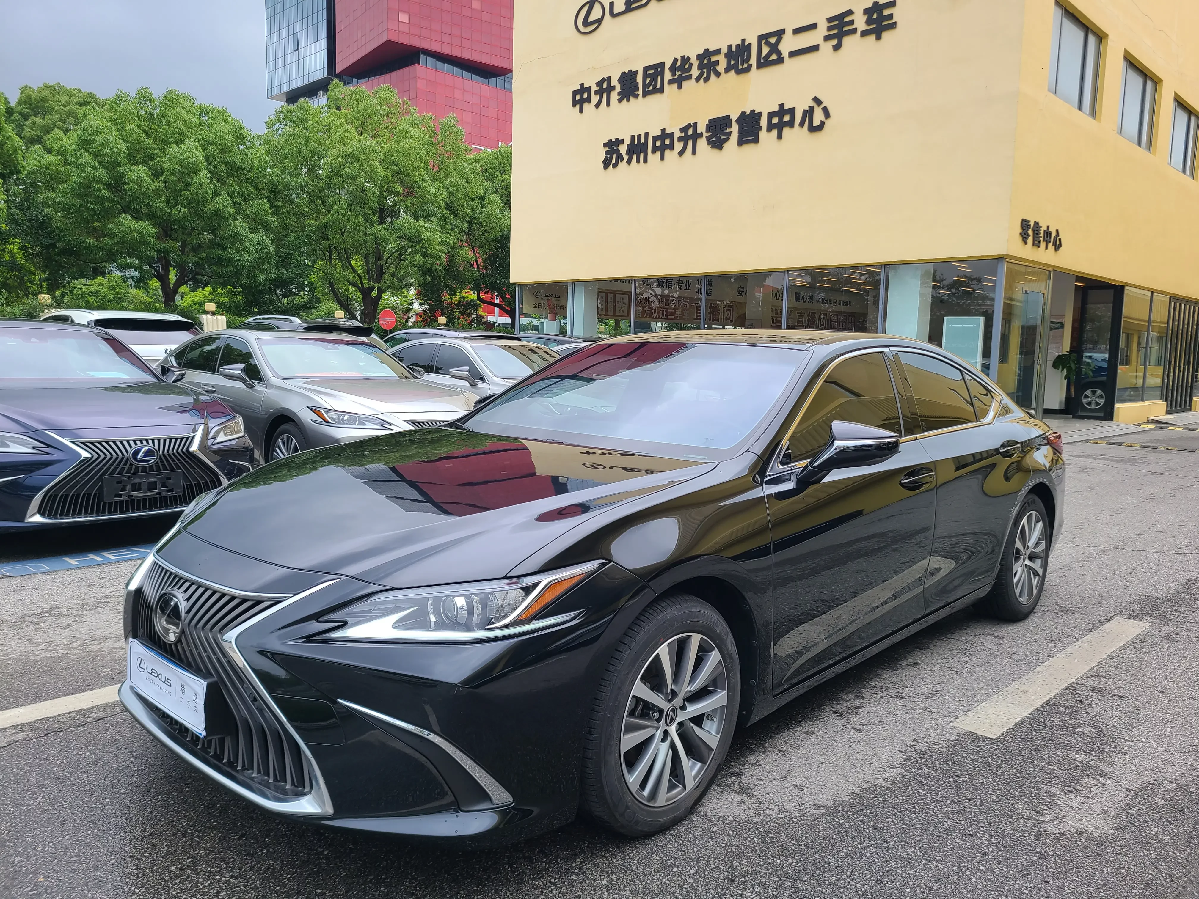 Lexus ES