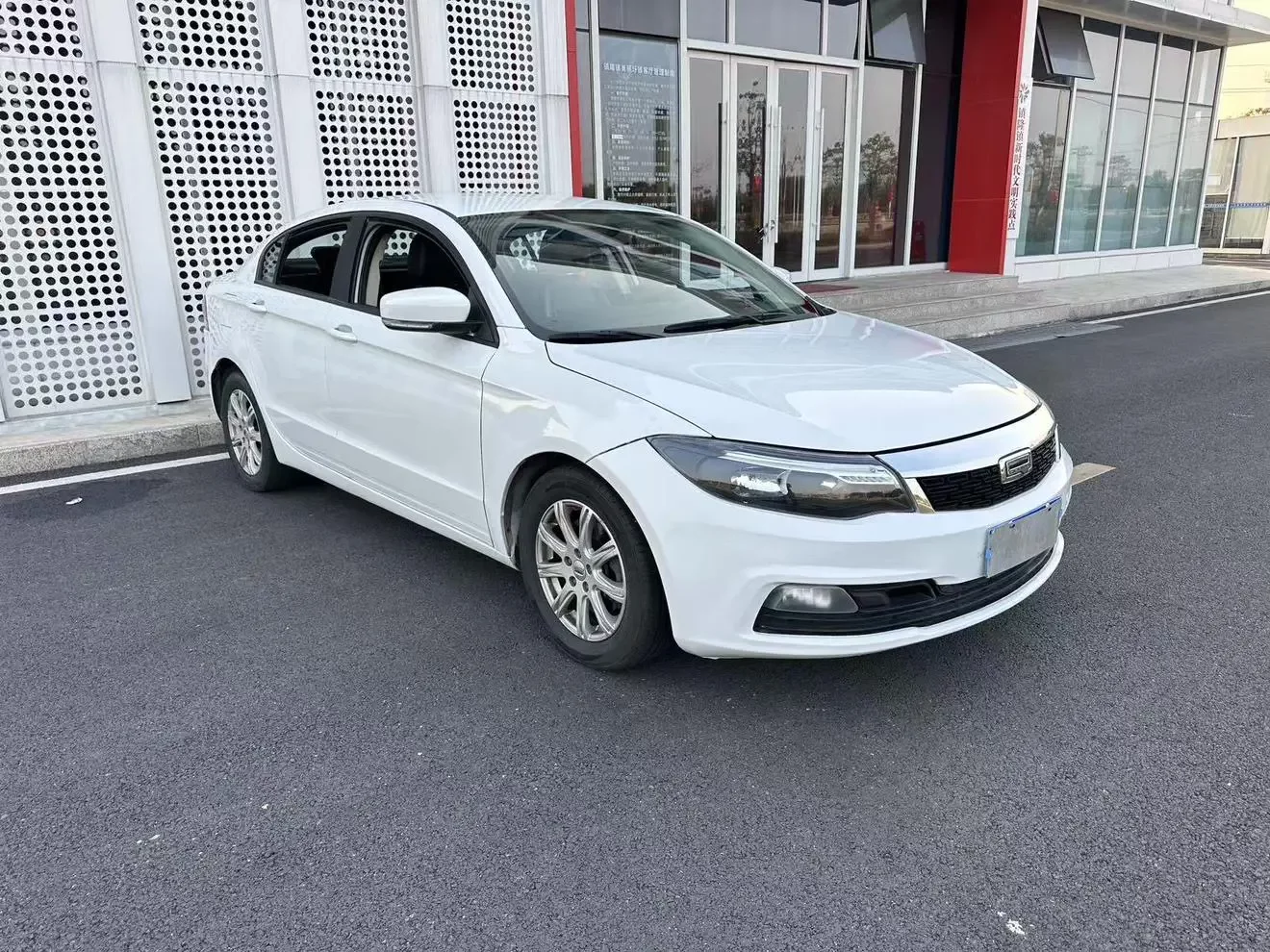 Qoros 3