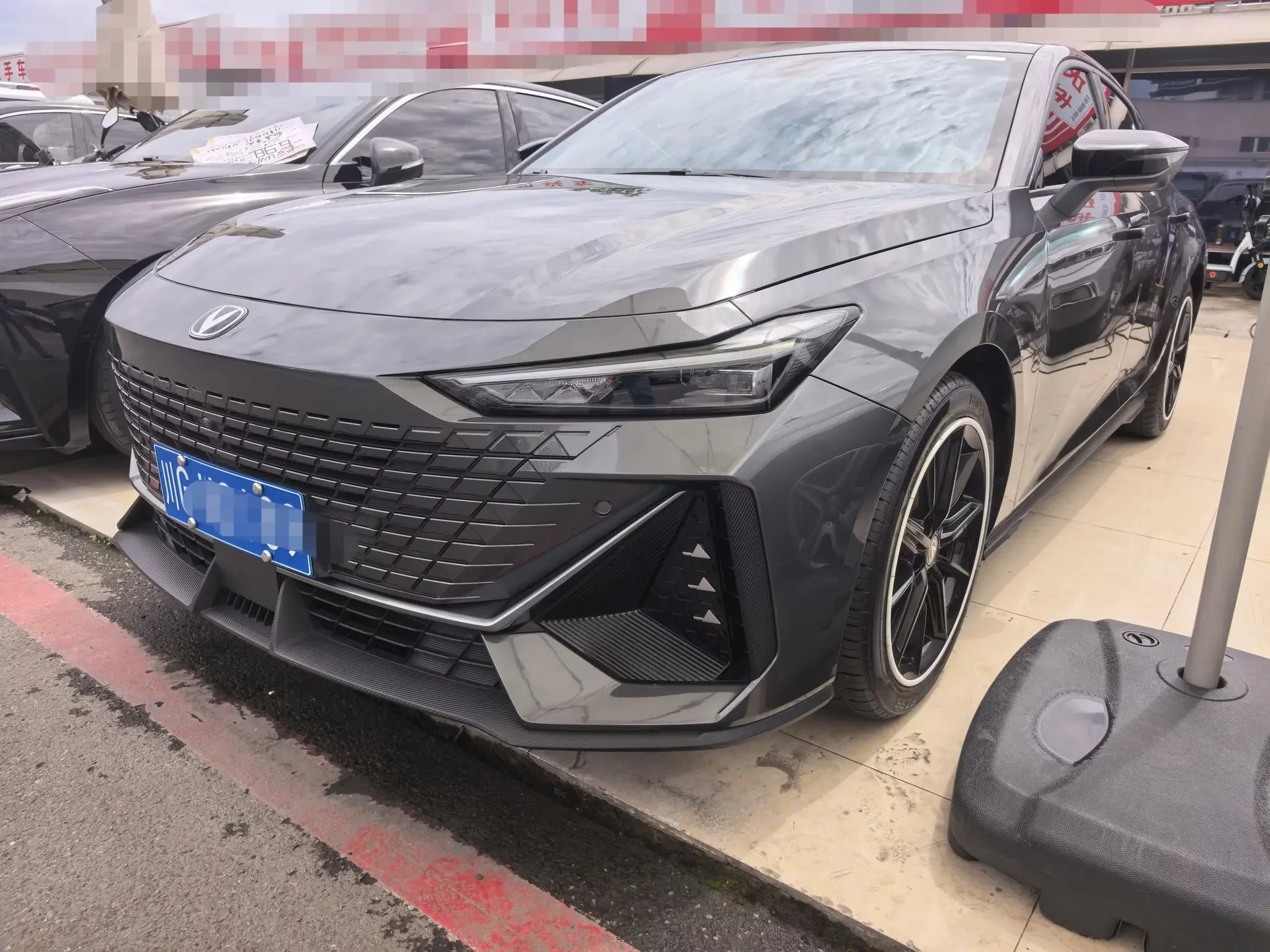 Changan UNI-V  из Китая