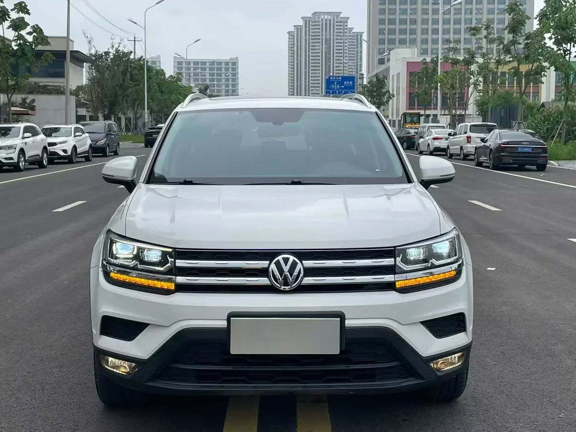 Volkswagen Tharu