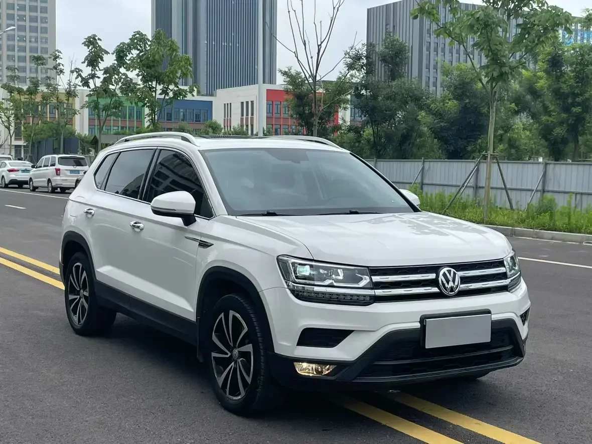 Volkswagen Tharu