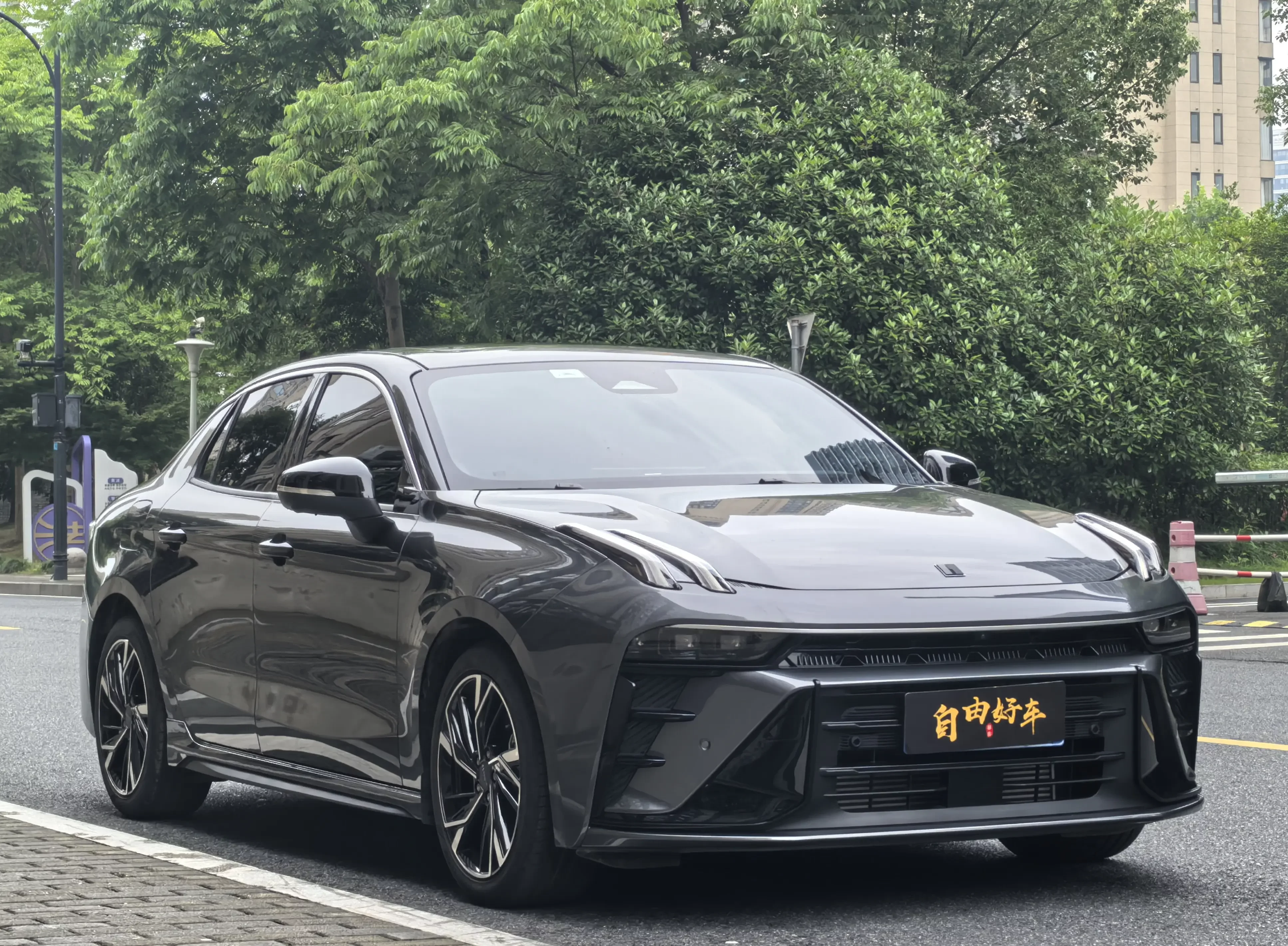 Lynk & Co 03