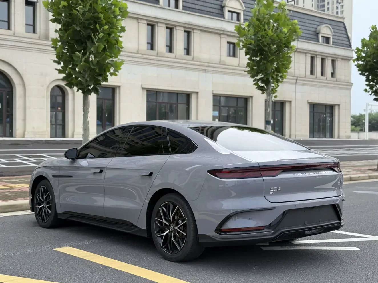 BYD Han EV