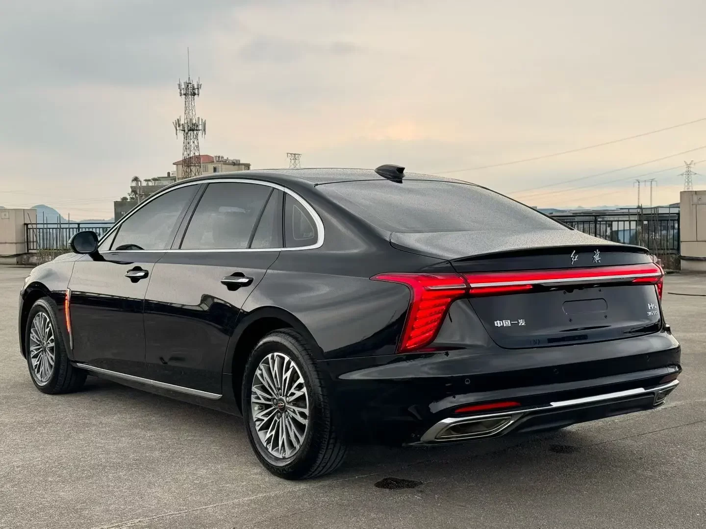 Hongqi H5