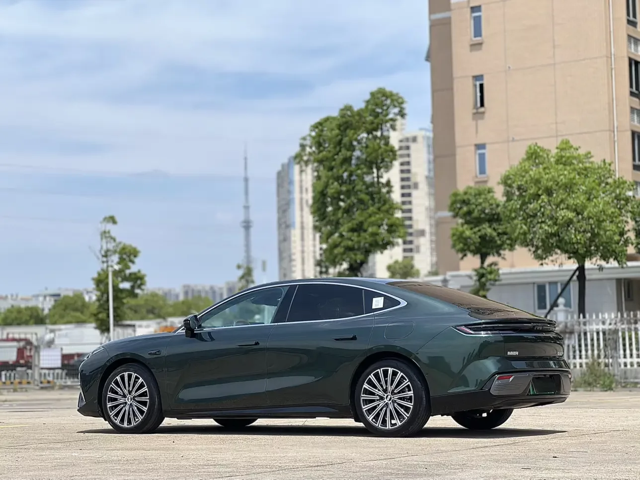 Geely Galaxy Star 8 PHEV