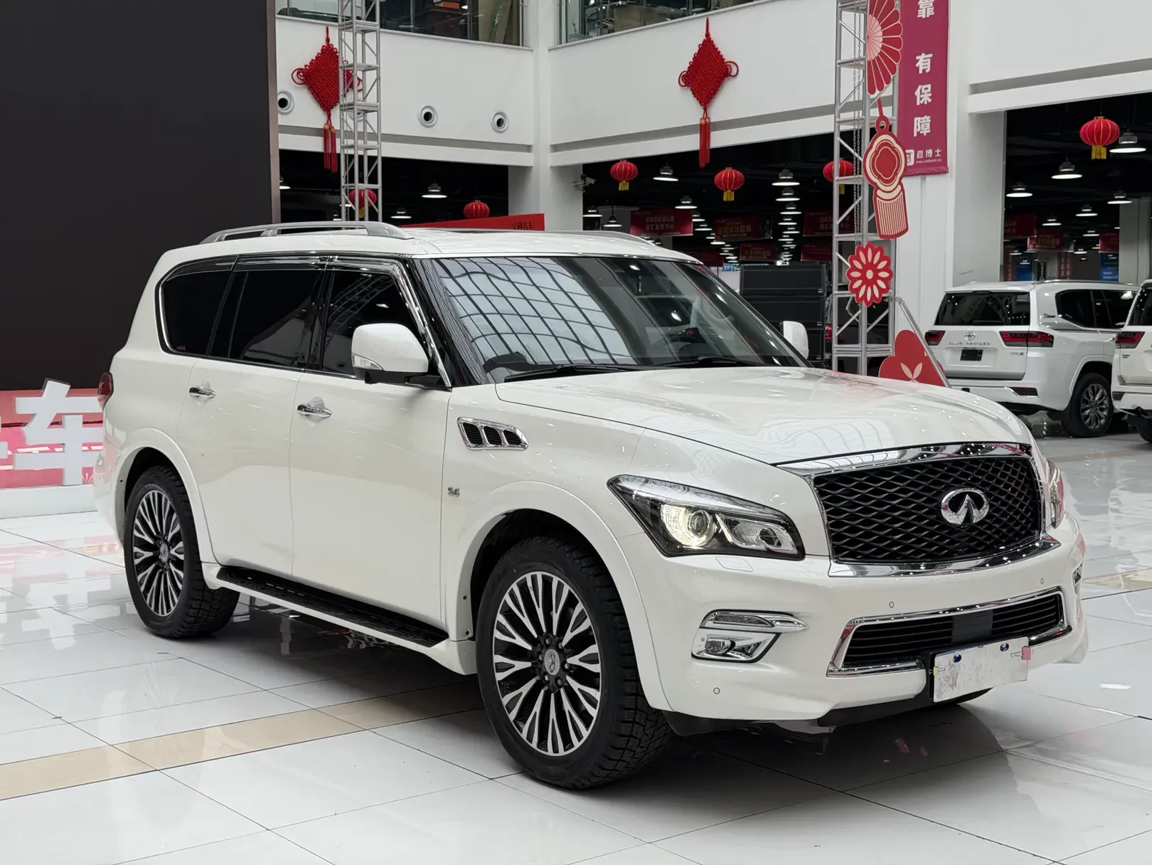 Infiniti QX80