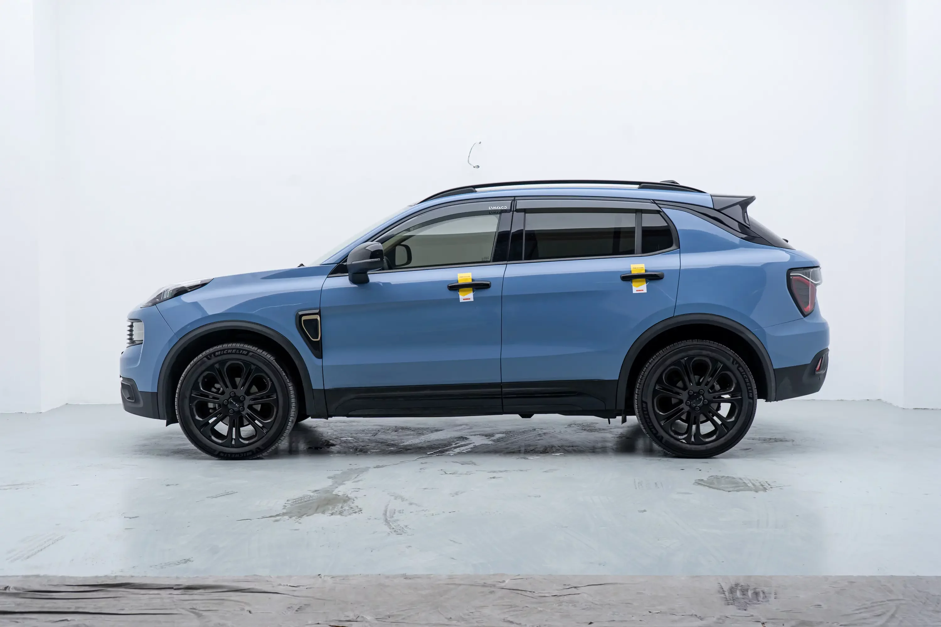 Lynk & Co 01