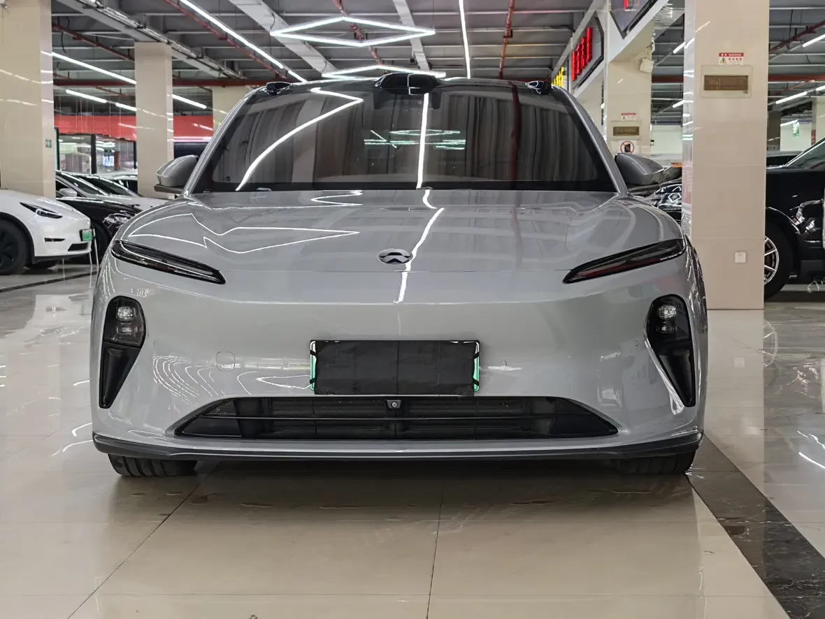 NIO ET5  из Китая