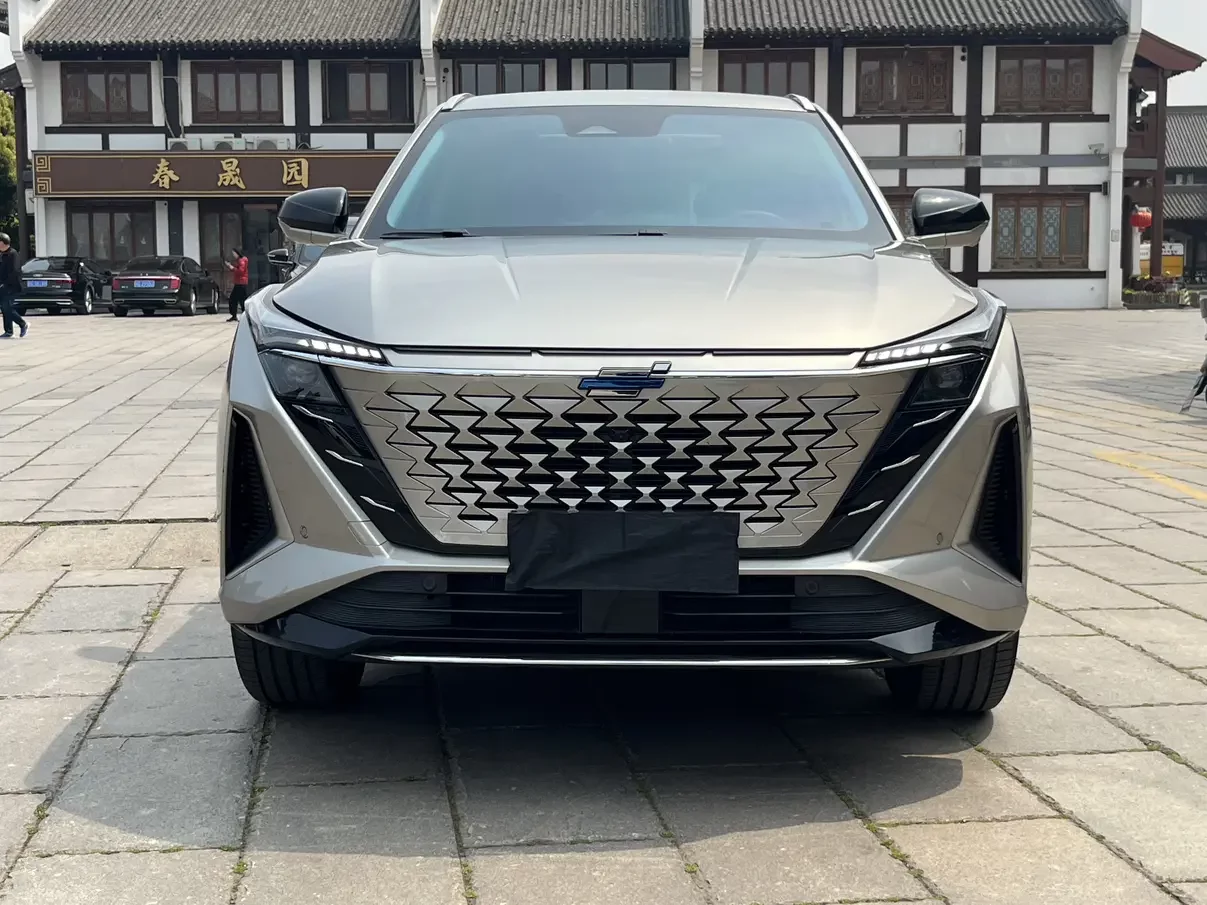 Oshan Changan Auchan Z6