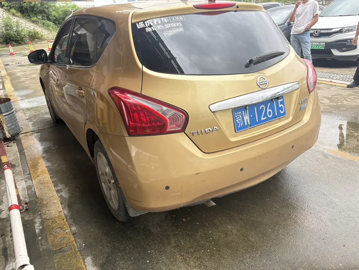 Nissan Tiida