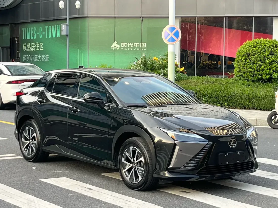 Lexus RZ