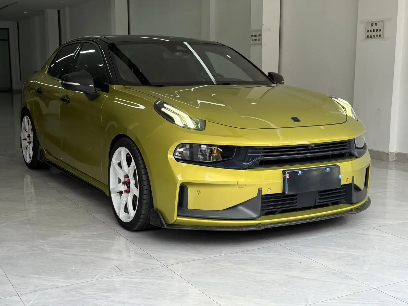 Lynk & Co 03