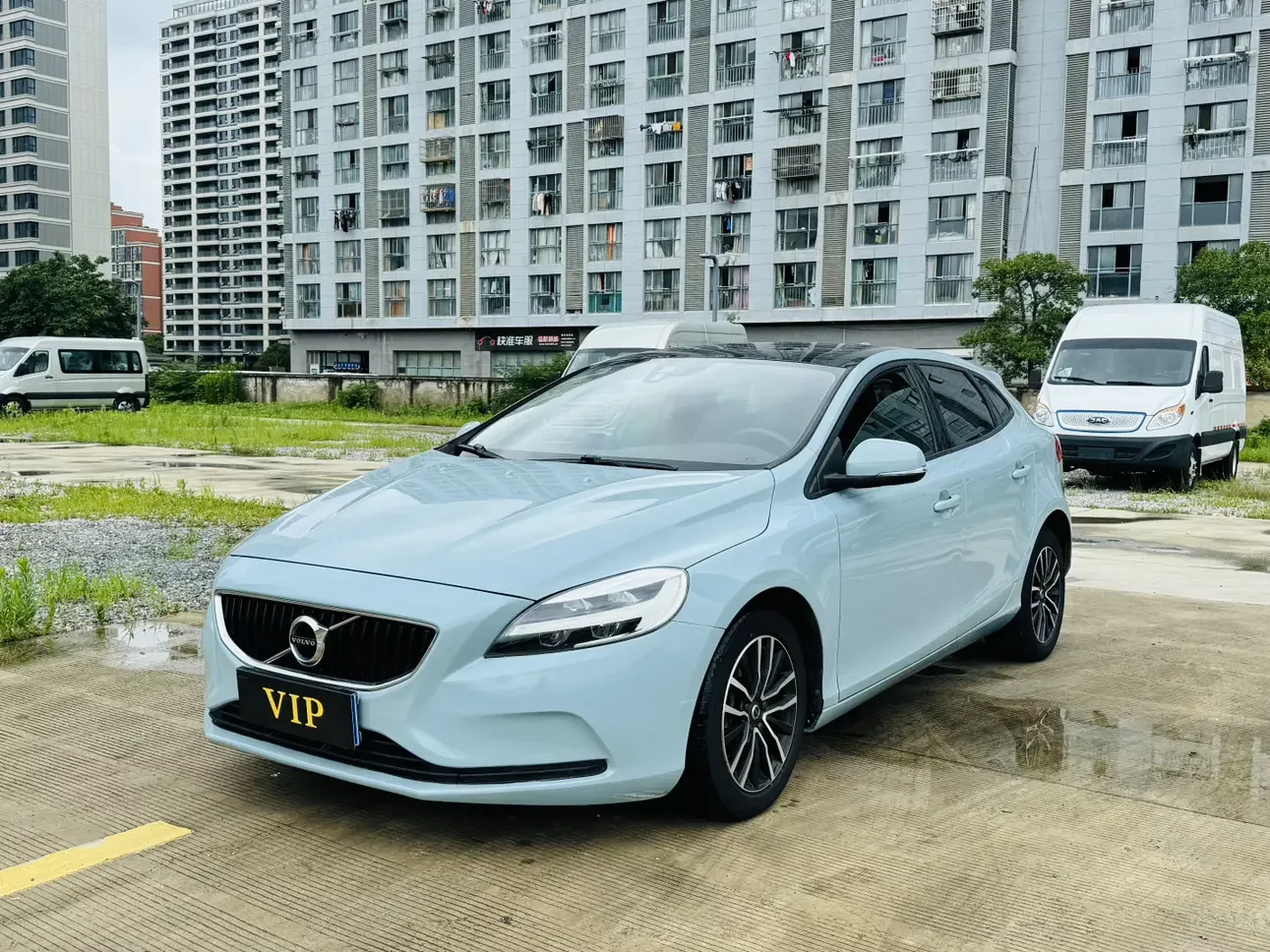Volvo V40  из Китая