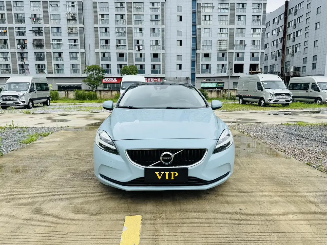 Volvo V40  из Китая