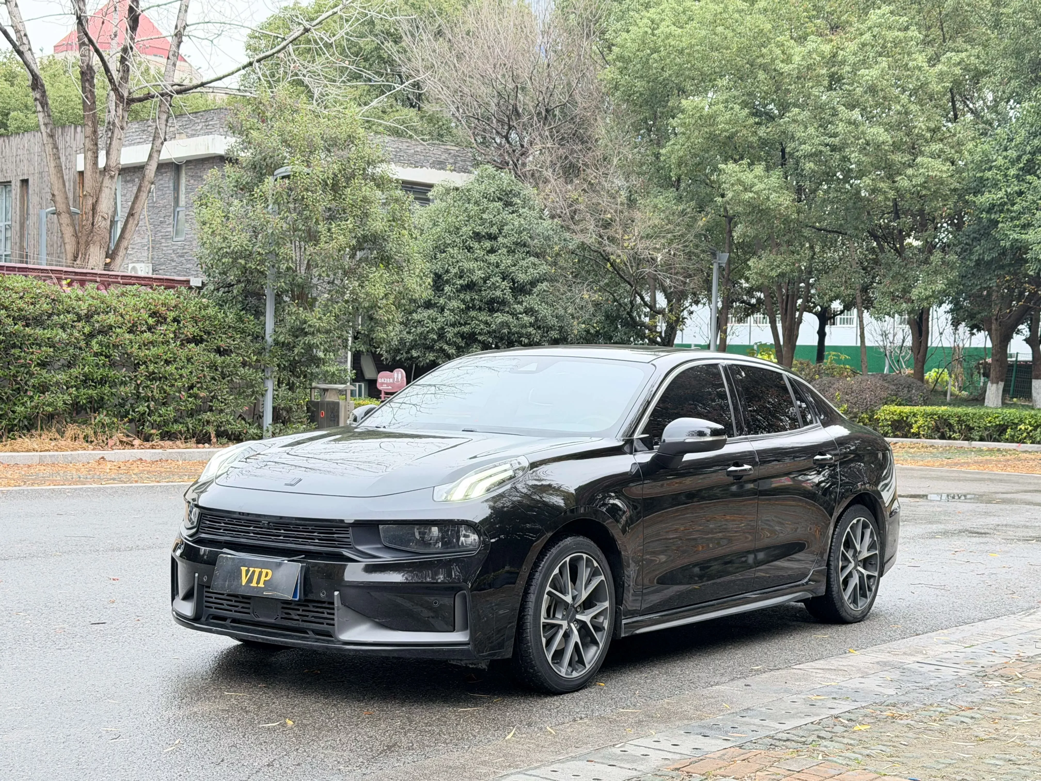 Lynk & Co 03