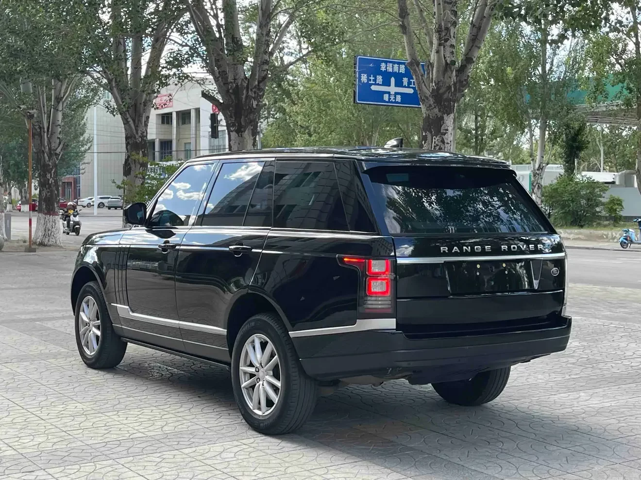 Land Rover range rover