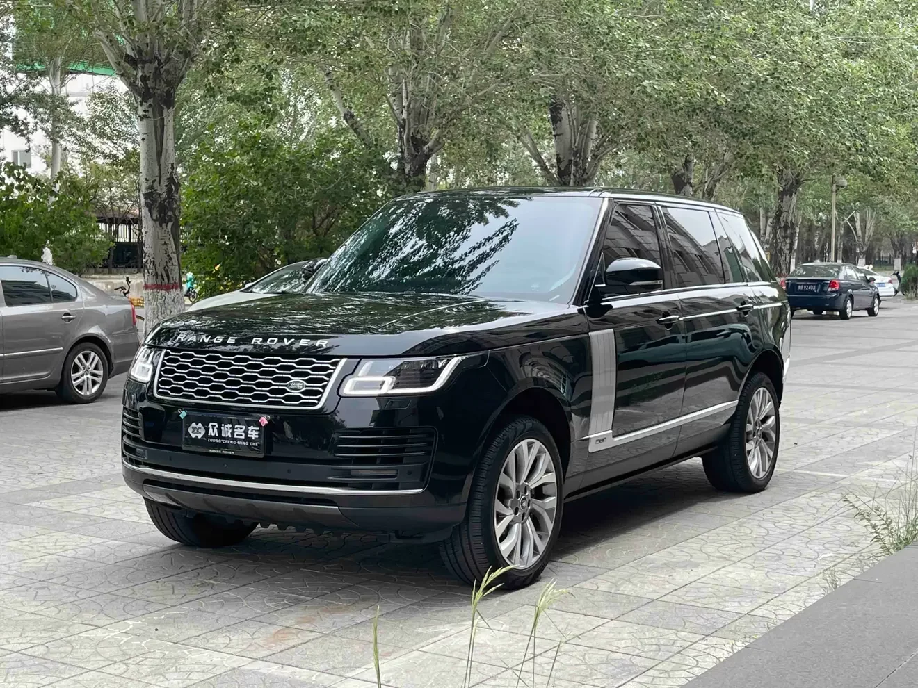 Land Rover range rover