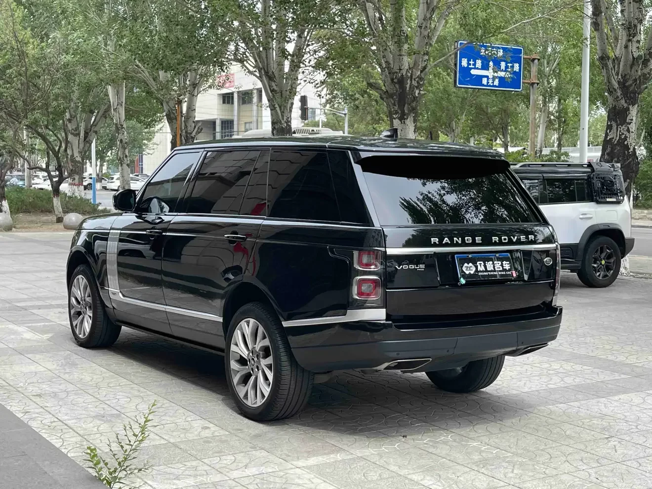 Land Rover range rover