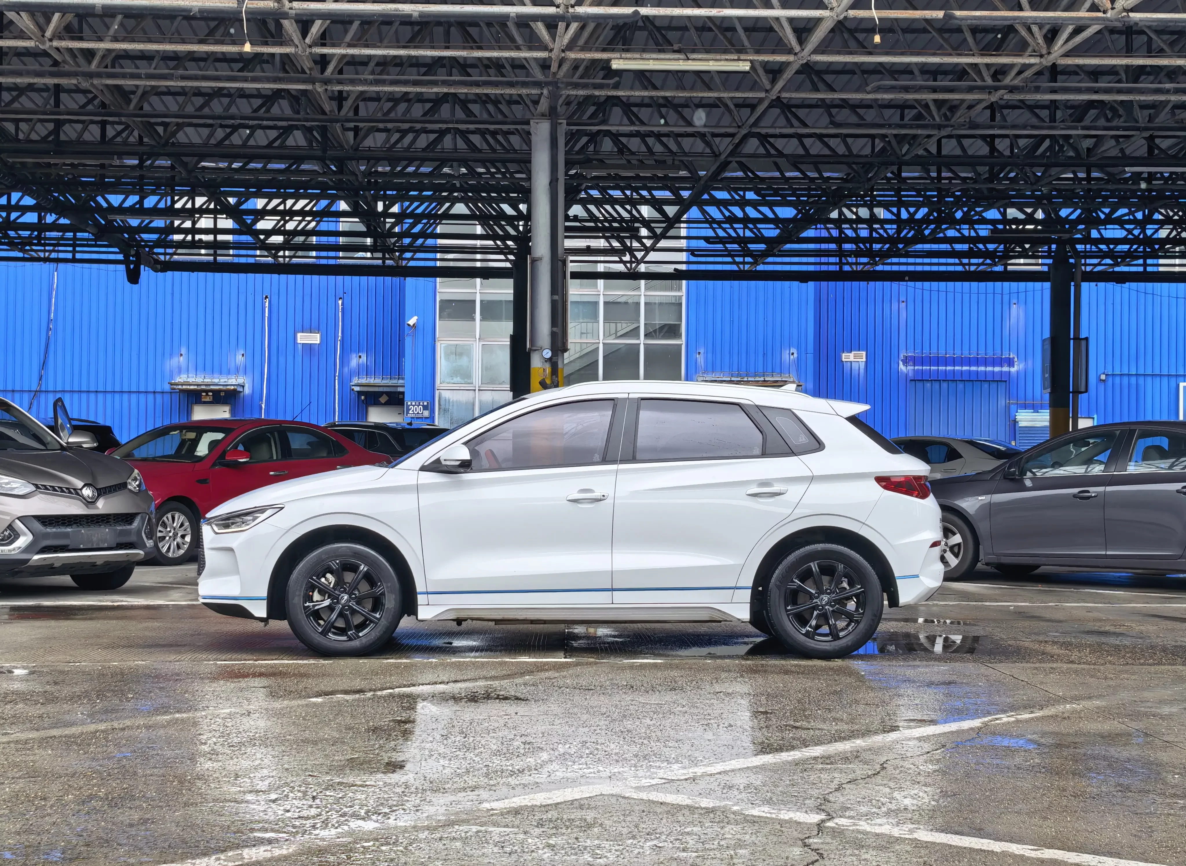 BYD e2