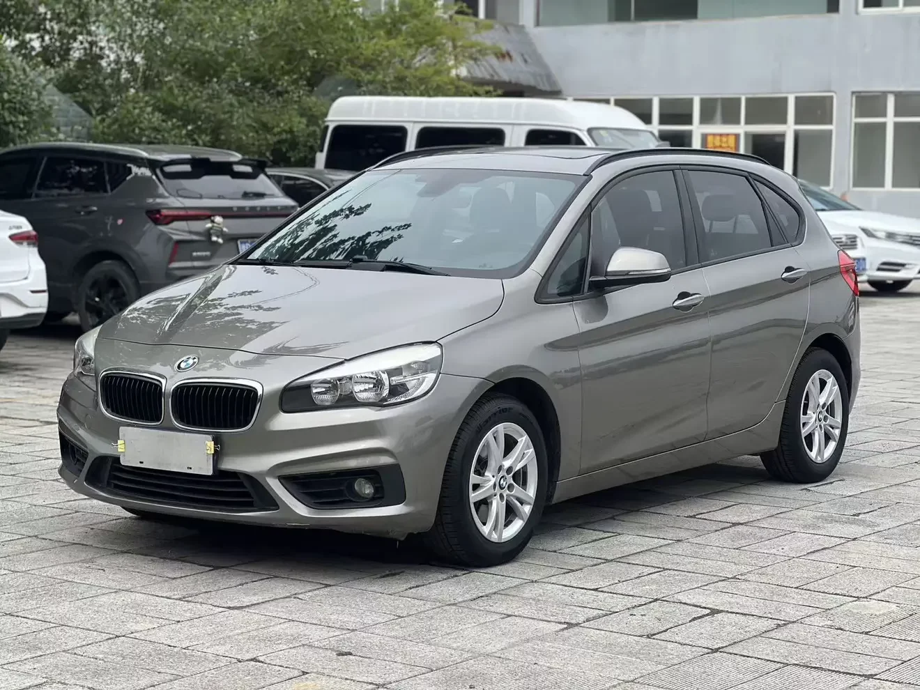 BMW 2 Series Gran Tourer  из Китая
