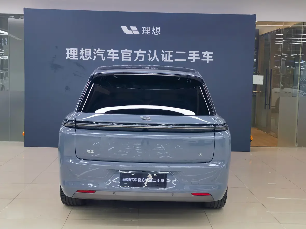 Lixiang L8