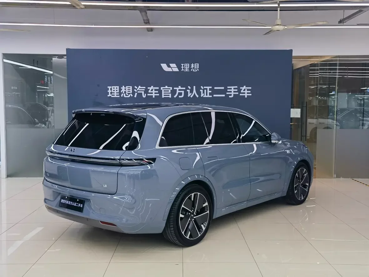 Lixiang L8