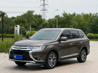 Mitsubishi Outlander, 2017 — купить с доставкой из Китая