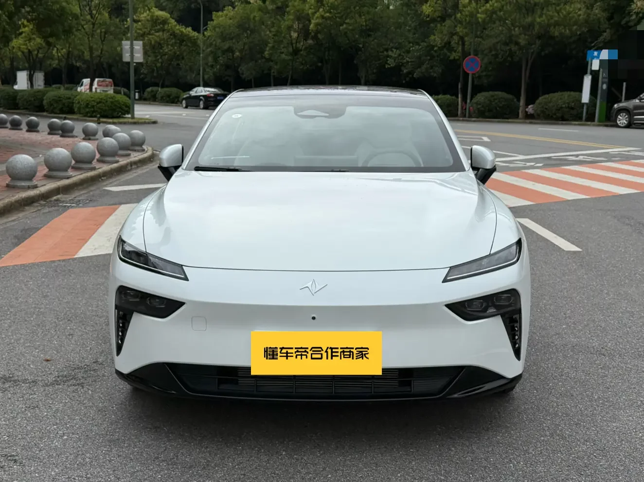 Dongfeng Yipai 007  из Китая