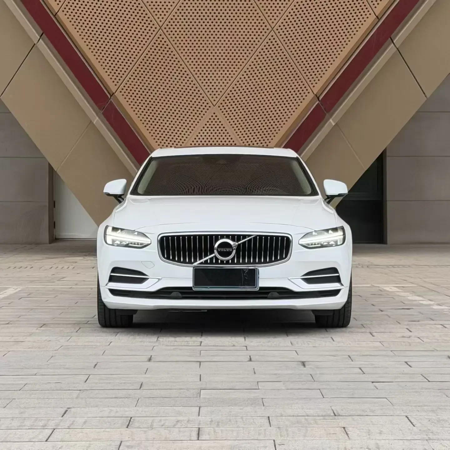 Volvo S90