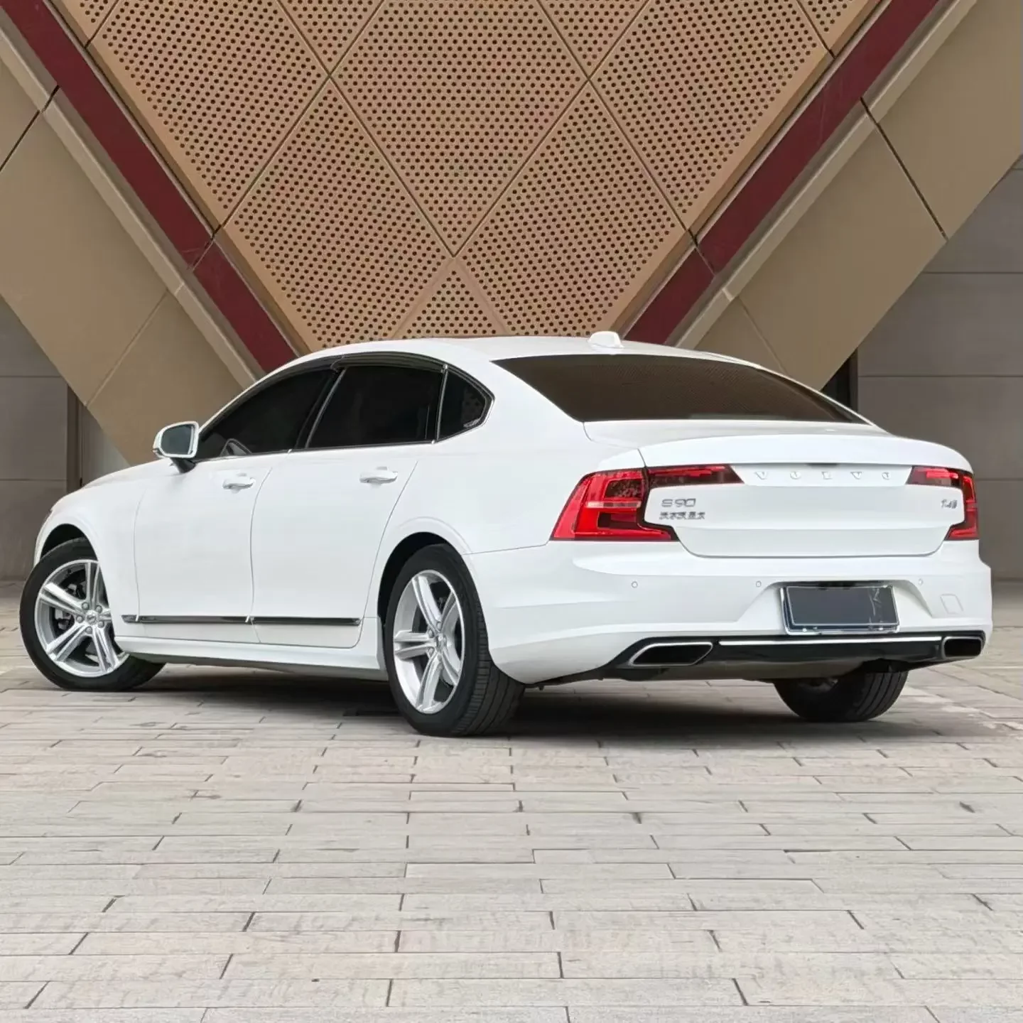 Volvo S90