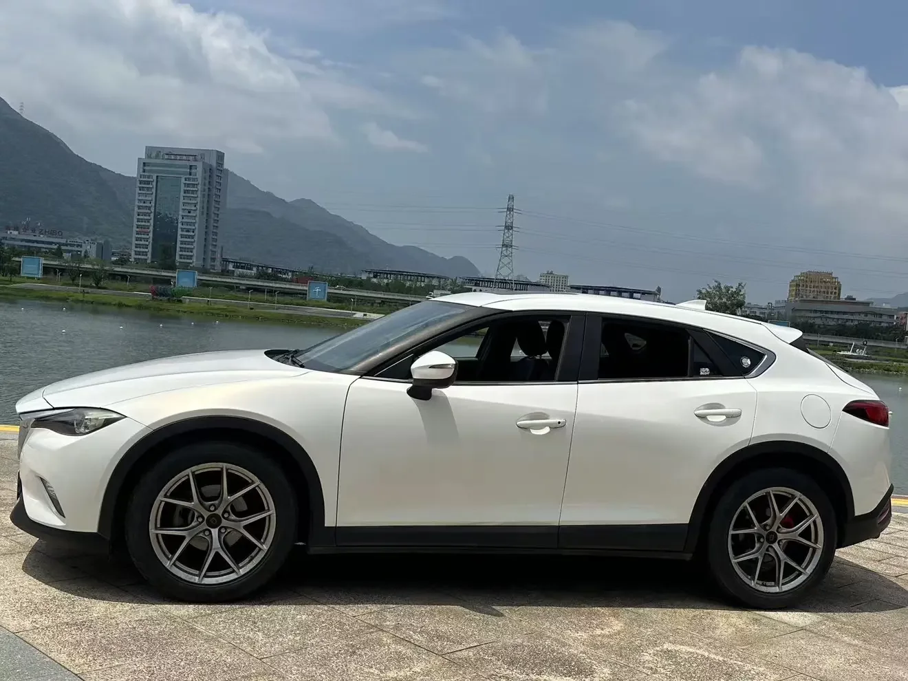 Mazda CX-4