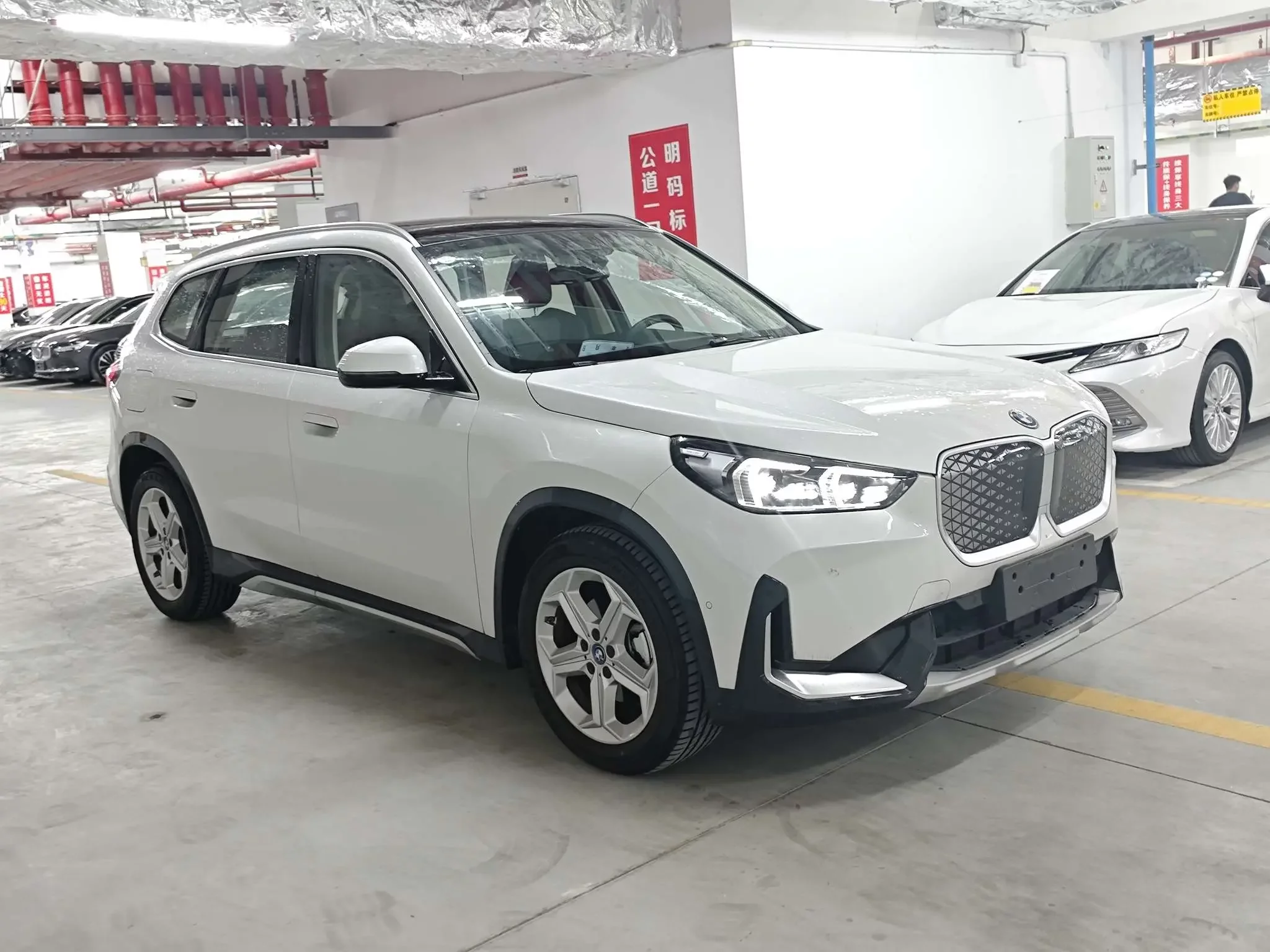 BMW iX1