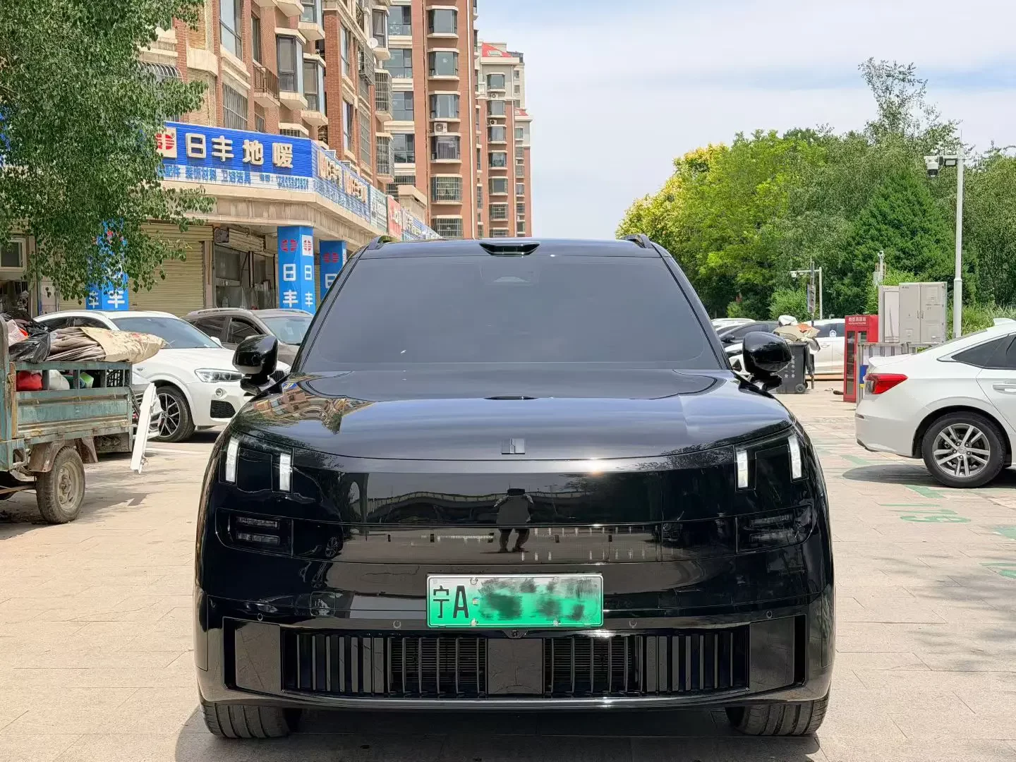Lynk & Co 900