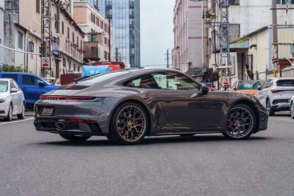 Porsche 911