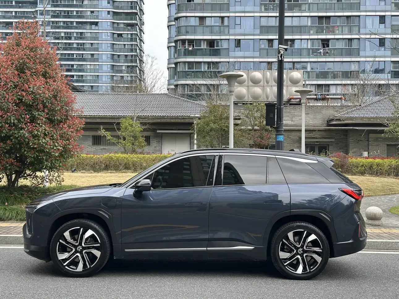 NIO ES6