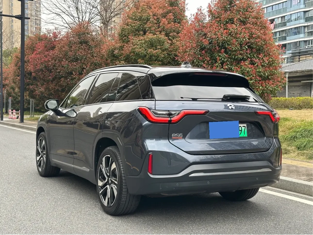 NIO ES6
