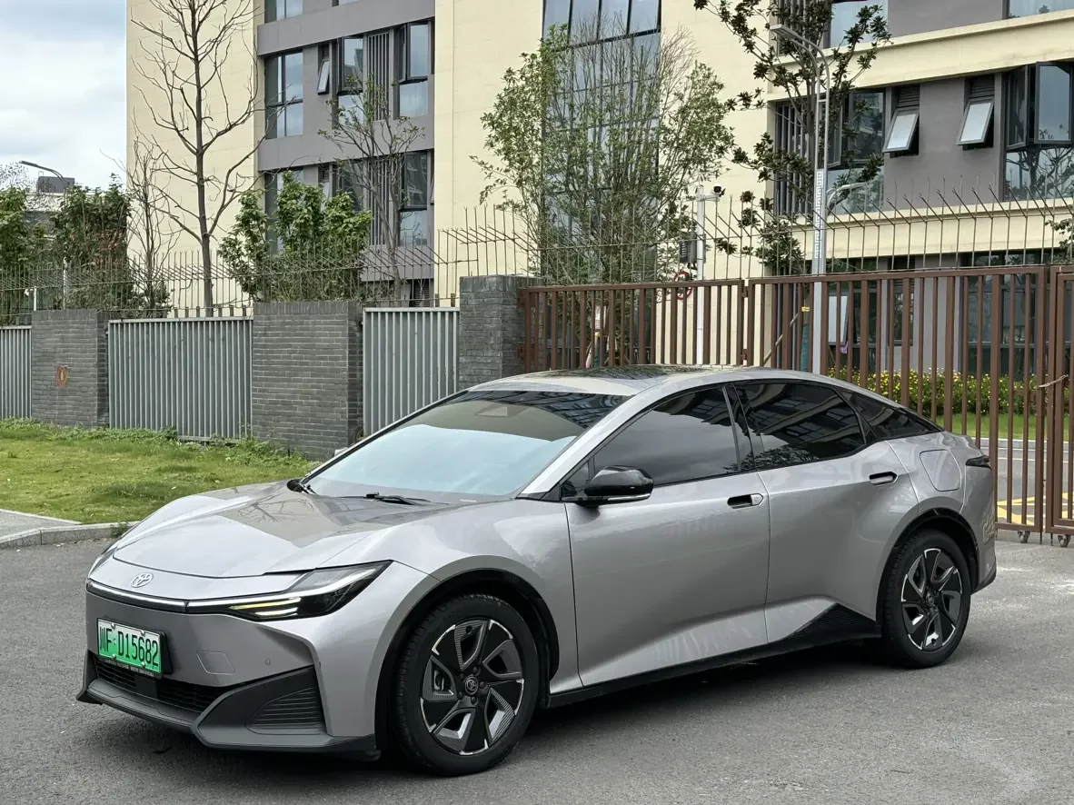 Toyota bZ3  из Китая