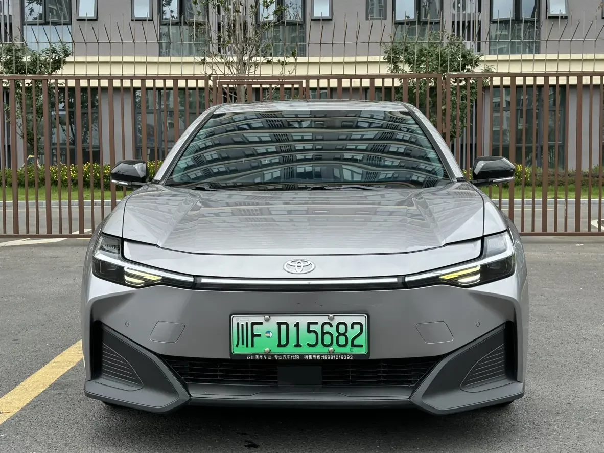 Toyota bZ3  из Китая