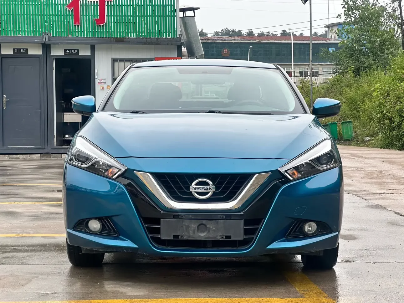 Nissan bluebird