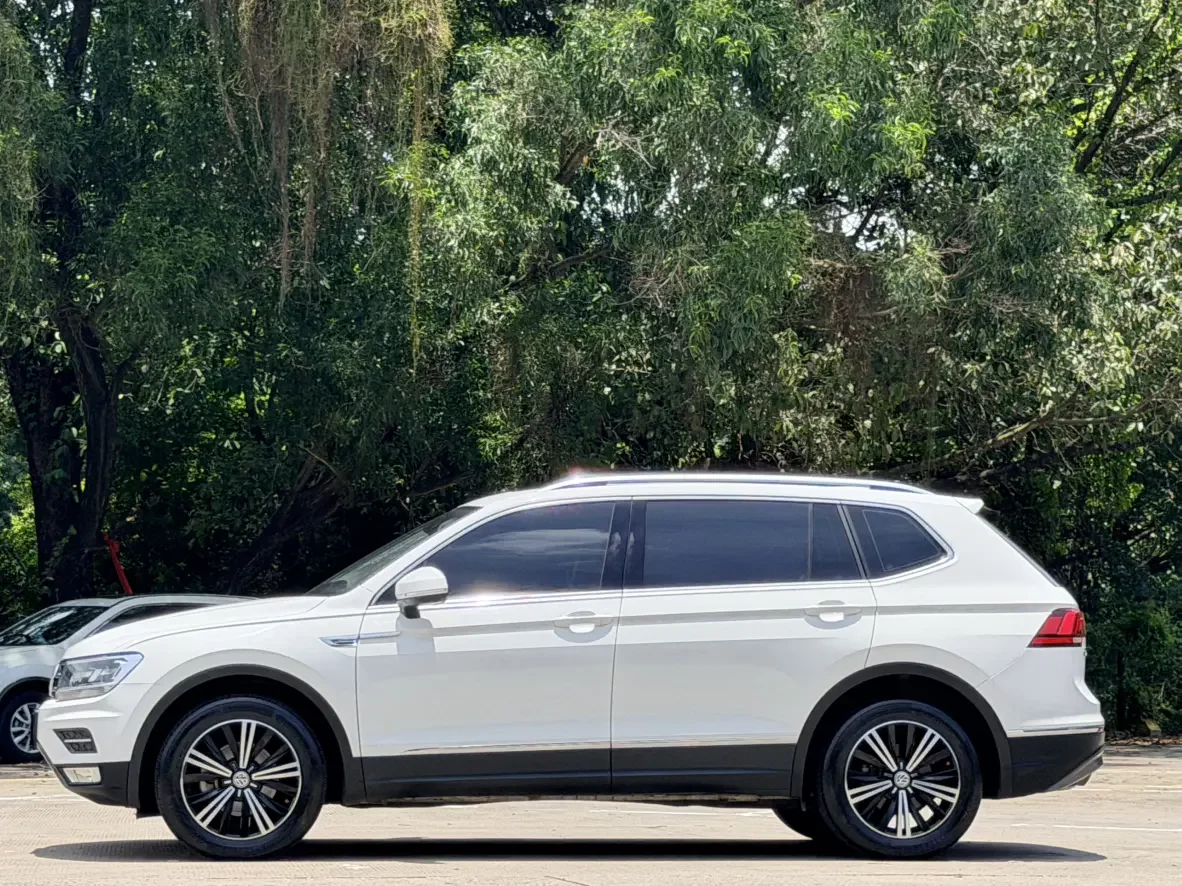 Volkswagen Tiguan L
