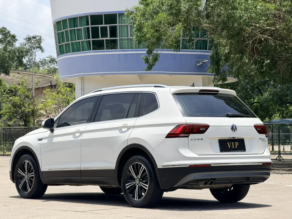 Volkswagen Tiguan L