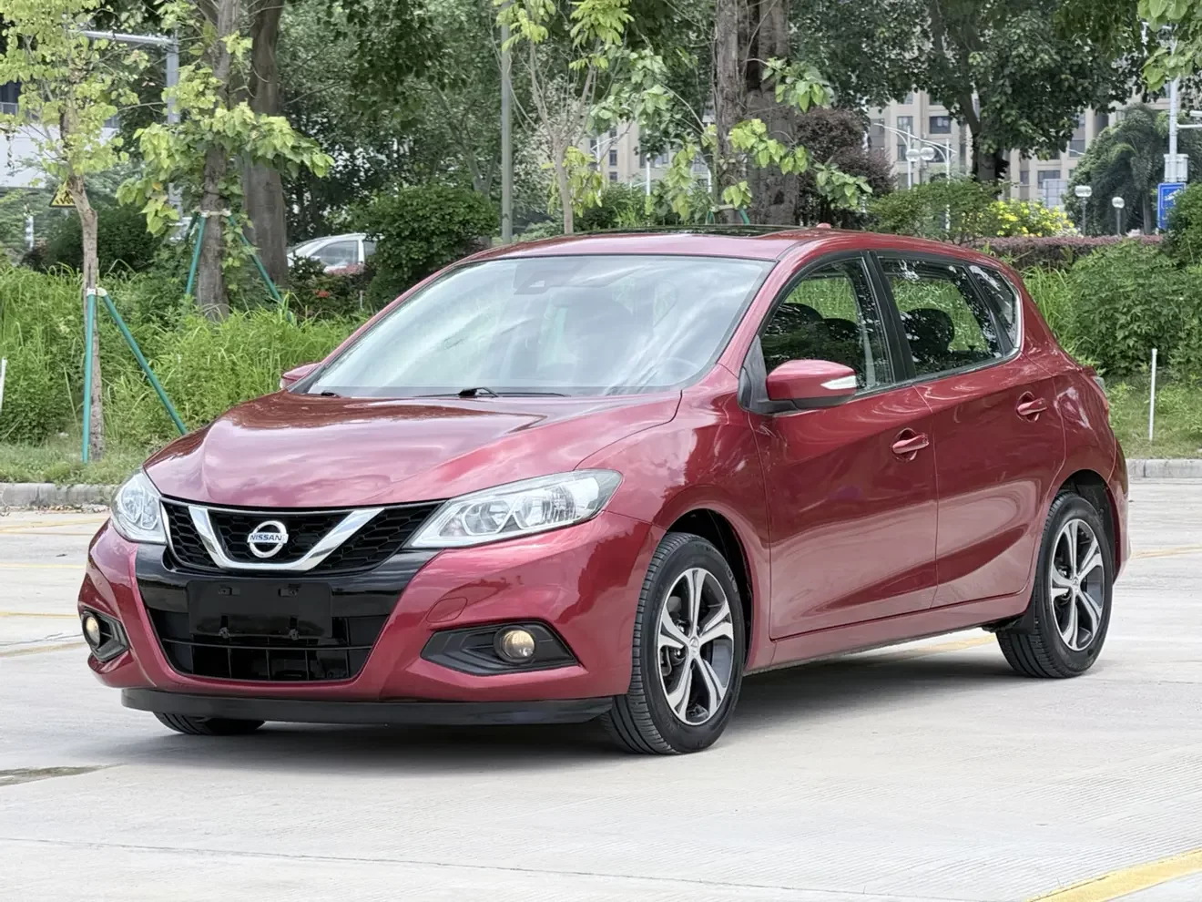 Nissan Tiida  из Китая