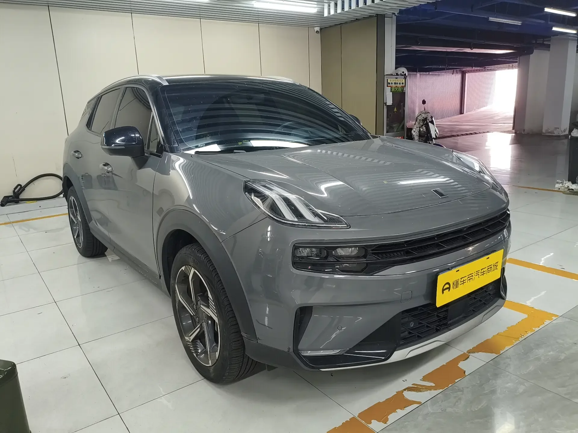 Lynk & Co 06